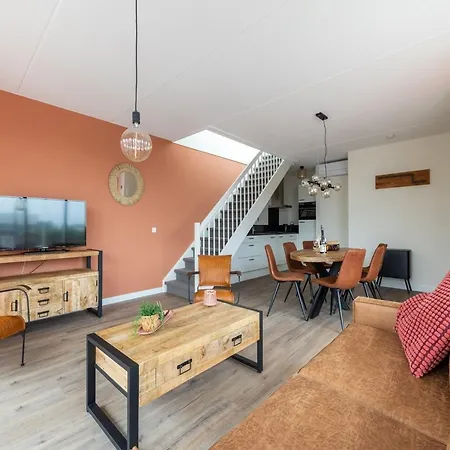Beautiful House With Ac, In The Port Of