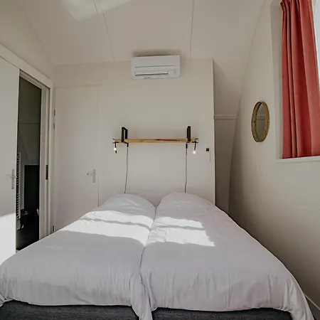 Modern Waterfront Retreat Uitgeest