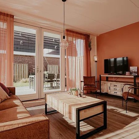 Modern Waterfront Retreat Uitgeest