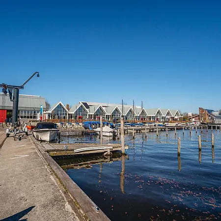 Modern Waterfront Retreat * Uitgeest