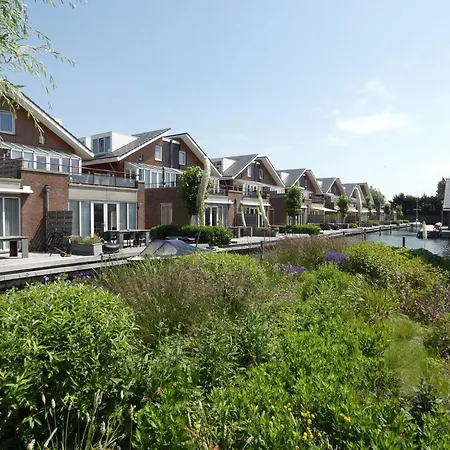 Vakantiehuis Beautiful House With Ac, In The Port Of *