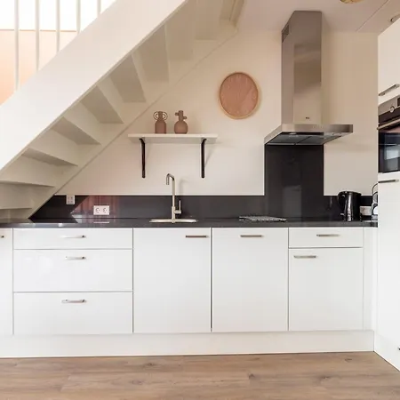 Beautiful House With Ac, In The Port Of Vakantiehuis