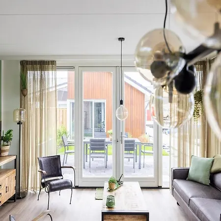Vakantiehuis Beautiful House With Ac, In The Port Of Uitgeest