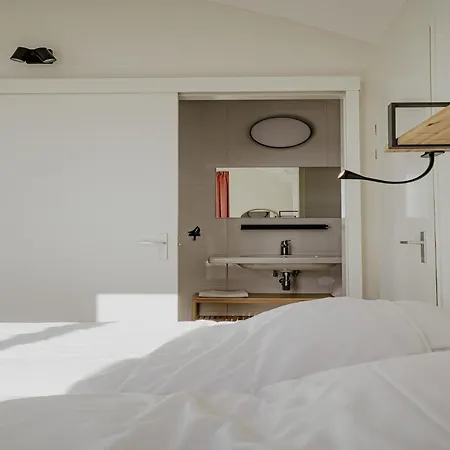 Modern Waterfront Retreat